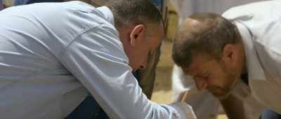 [Mohammad] It could be the natron
used in mummification that caused that. - Secrets of the Saqqara Tomb