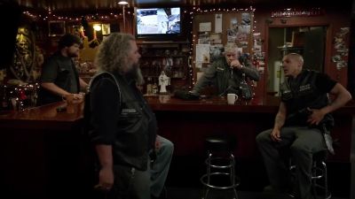[MOJO MONKEYS' "BEATING DEAD HORSES"
PLAYS OVER RADIO] - Sons of Anarchy
