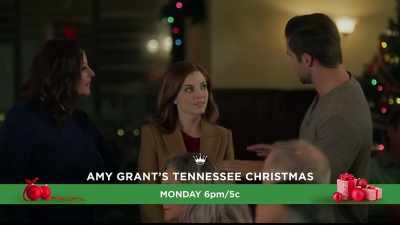 Molly is a Christmas novice - Mingle All the Way