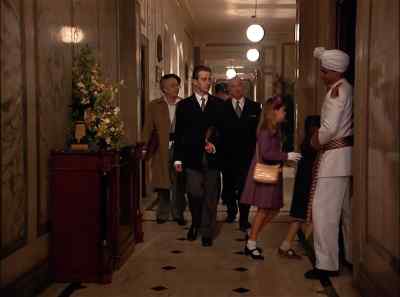 MOLLY:
Oh, my gosh!
It's so pretty. - Annie: A Royal Adventure
