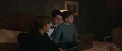 - Mom, are you okay?
- Hang in there. - Silent Night