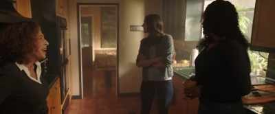 - Mom?
- Bailey doesn't have that. - My Fiona