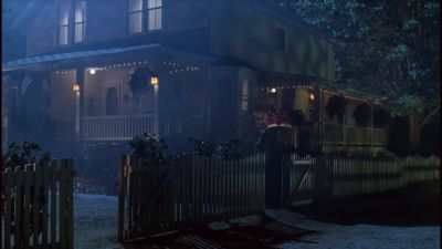 Mom! Dad! We got a big problem! - Smallville