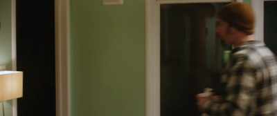 -Mom, I can't, I've got an appointment--
-Bye! - Cold Feet
