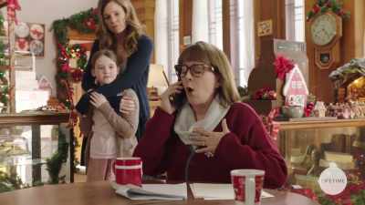 Mom, I need you
to sing, please. - A Christmas in Tennessee