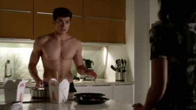 Mom, I'm not drinking again. - Famous in Love