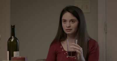 - Mom, it's a holiday.
- No! - Lez Bomb