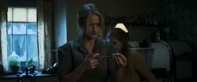 Mom. No. I'll do it. Oh, God. - The Hunger Games: Catching Fire