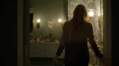 - Mom?
- Oh, hi, honey. - Dirty John