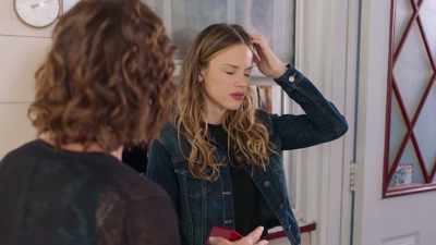 Mom, please, think about
what you're saying. - Daughter of the Bride