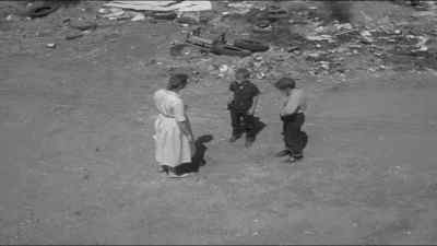 Mom, we saw some real pigs. - The Beast of Yucca Flats