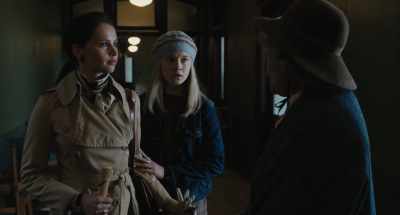 - Mom, we should go.
- You want advice? Here it is. - On the Basis of Sex