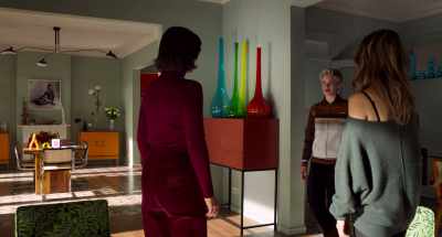 - Mom, what are you doing here?
- I came to see you. - Parallel Mothers