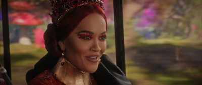 - Mom, what are you doing?
- Oh, you have so much to learn. - Descendants: The Rise of Red