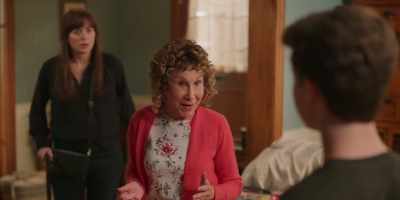 - Mom!
- What? I look at the bright side. - 13: The Musical