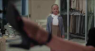 Mommie, Mr. Gelber is here. - Mommie Dearest