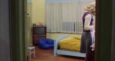 Mommy, please don't turn off the light. - A Woman Under the Influence