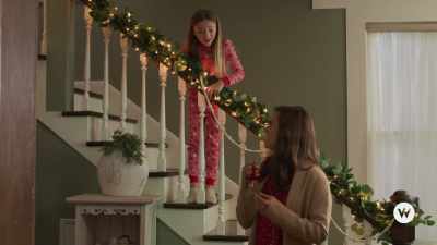 Mommy! The ornament! - Christmas Bedtime Stories