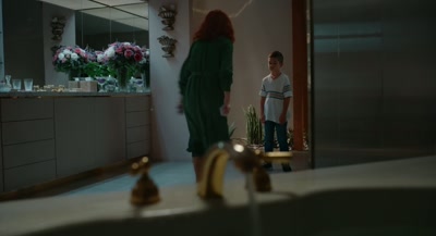 [Mona] Come on. Enough, now. - Beau Is Afraid