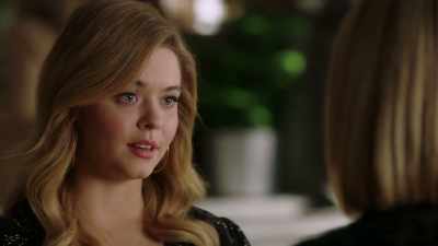 Mona's crafted a series of
questions - Pretty Little Liars: The Perfectionists
