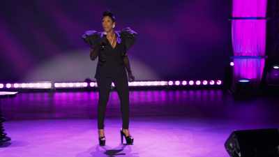 Mo'Nique called Oprah out
on some shit two years ago. - Sommore: Queen Chandelier