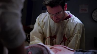 [monitor beeps] - Chicago Med