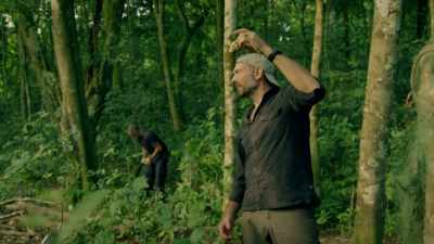 -MONKEY.
-YEAH. - Expedition Mungo