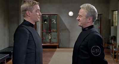 - Montag, this will take
about five minutes.
- Yes, sir. - Fahrenheit 451