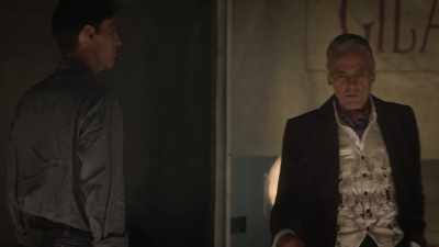 Montrose. How would you like
to be the new Mr. Philips? - Watchmen
