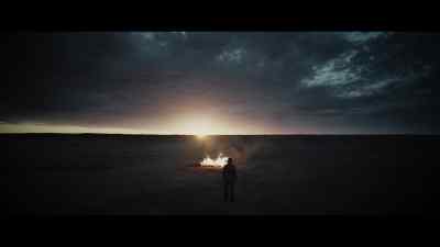 [moodful music] - Gold