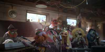 (MOOG CHUCKLES) - The Muppets Mayhem