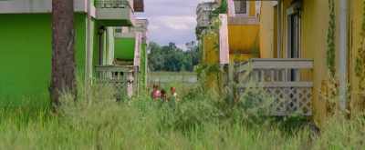 [Moonee squeals] - The Florida Project