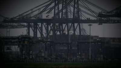 Moran: GIVEN THAT THIS
TAKES PLACE AT THE DOCKS, - Strange Evidence