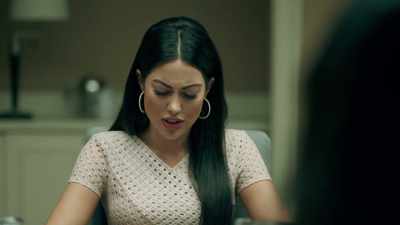 More guys from the team
joined in. - Queen Sugar