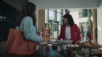 More like grabbing
all the cookies now, - Happy Howlidays