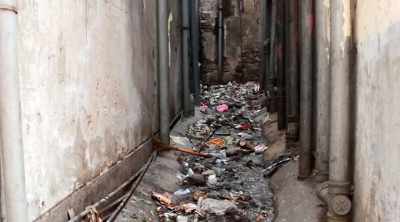 More and more human waste
flows in every day - Sewer Divers