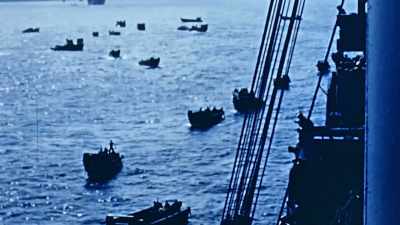 More than 10,000 men
approach the target. - The Pacific War in Color