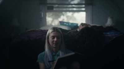 - More than, 20?
- Rue, why does it matter? - Euphoria
