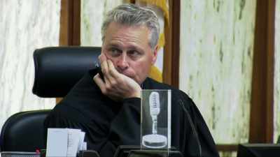 Morgan: He doesn't even
apologize to the judge, - Signs of a Psychopath