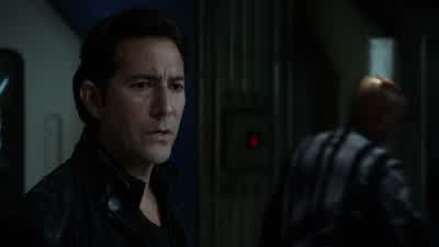 Morn, he's dying. - The 100