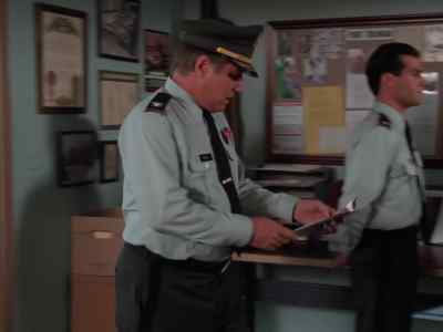 - Morning. Any messages?
- On your desk, sir. - Lois & Clark: The New Adventures of Superman