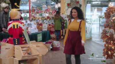 - Morning!
- Good morning, Erika. - Sharing Christmas