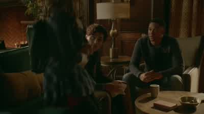 Morning, handsome. - Legacies