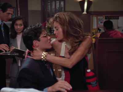 Morning, hot cakes. - Lois & Clark: The New Adventures of Superman