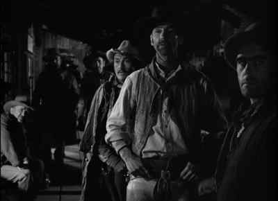 - Morning.
- [Men] Morning, Matt. - Red River