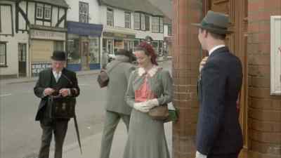 - Morning, Miss King.
- Morning, Mr. Mainwaring. - Dad's Army