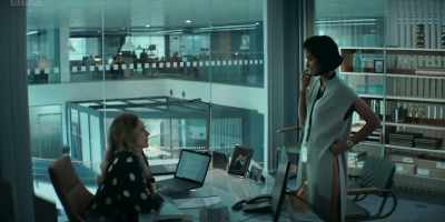 Most people eat at their desks - Rules of the Game