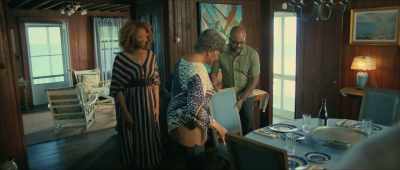 Mother, you sit here. - American Fiction