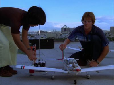 [ MOTOR BUZZING ] - Hawaii Five-O