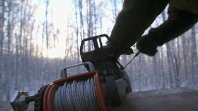 [motor whirring]. - Life Below Zero: Next Generation